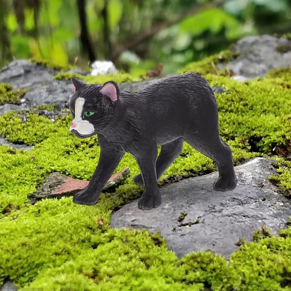 12 CAT FIGURINES IN VARIOUS COLOURS – DECORATION AND GIFT