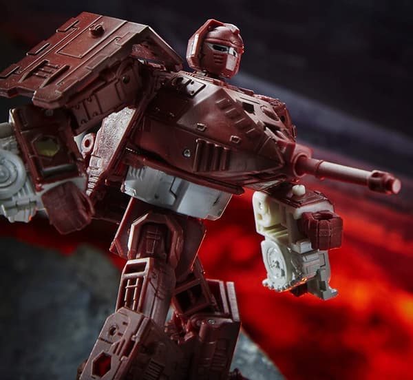 Transformers Warpath WFC-K6 War Cybertron Tank