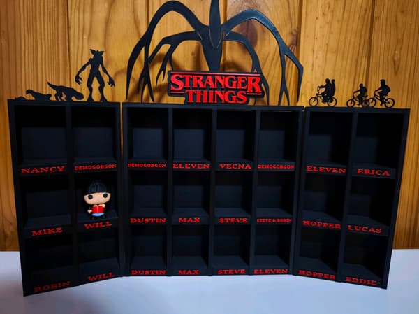Collectors’ figurine shelf – Retro sci-fi style display organiser