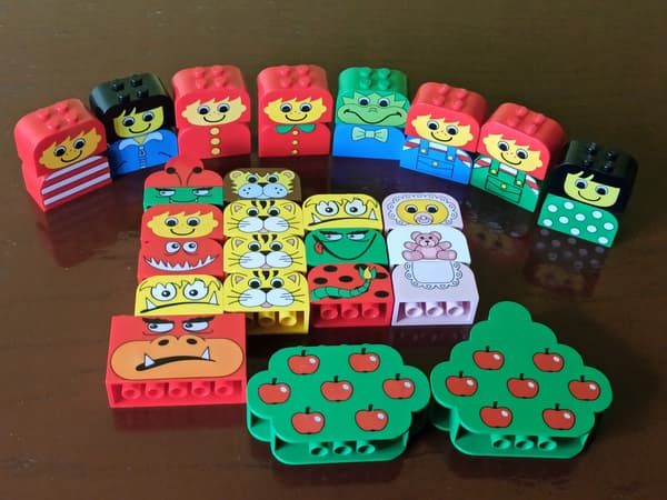 Lego 6214 / 4744 Printed Bricks – Minifigures, 35 pieces