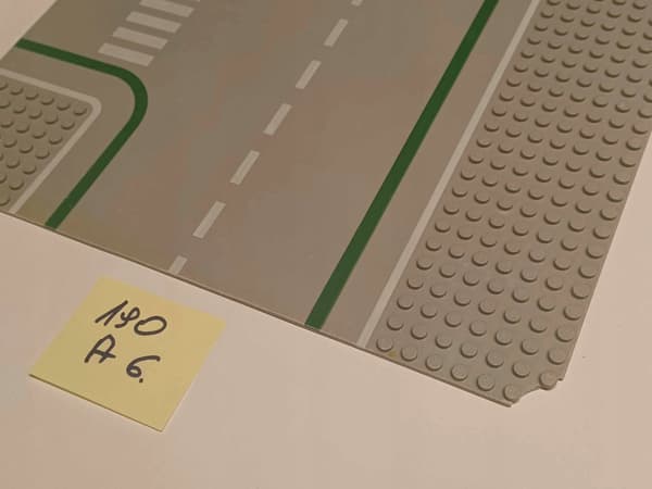 190A6. LEGO thin building plate 32x32, damaged 2360