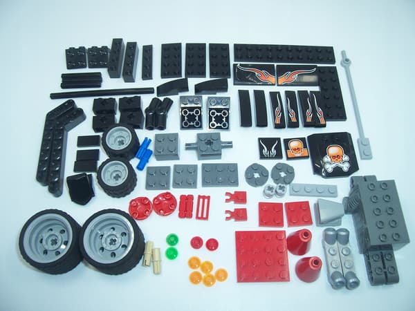 Second-hand LEGO Racers 8164 Extreme Wheelie, pull-back car