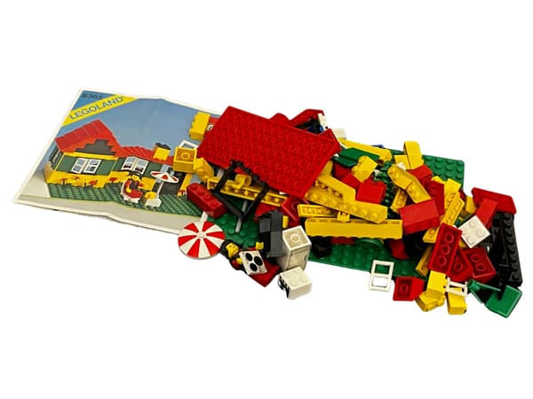 6365 LEGO Holiday Home