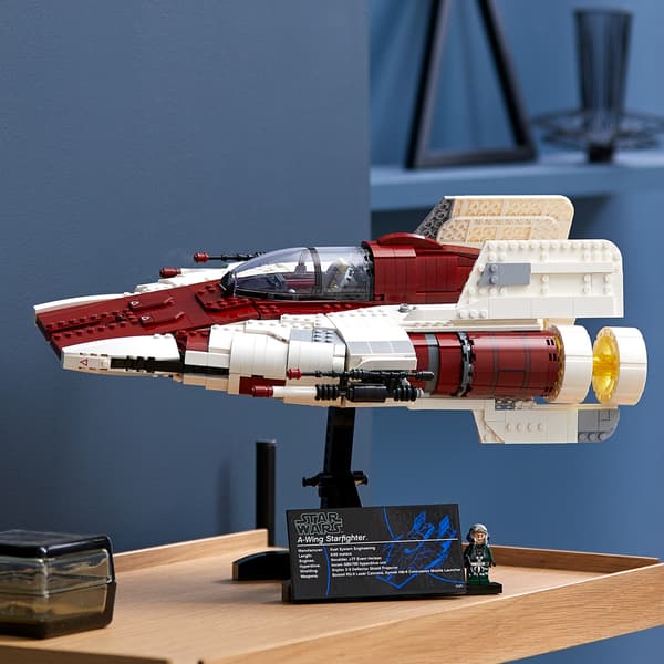 LEGO Star Wars 75275 A-Wing Fighter