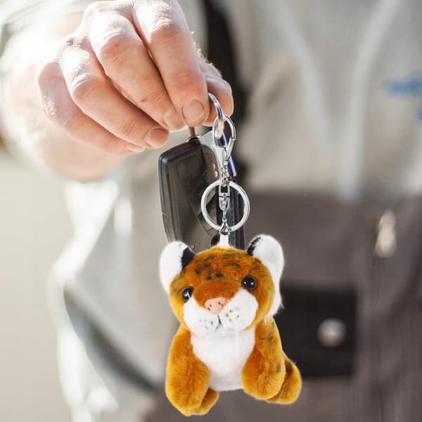 KEY RING WITH A BROWN PLUSH TIGER