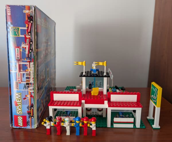 Lego 6337 Formula 1 Race Track with Box