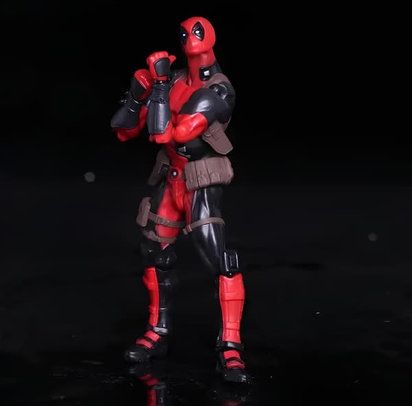 Deadpool 15 cm articulated figure with accessories