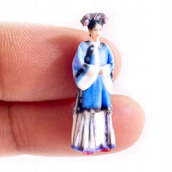 1/64 Emperor’s Concubine Figure – Desk Ornament by Tiny People Model for