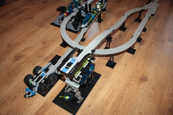 Lego Space 6991 Monorail Space Transport Base