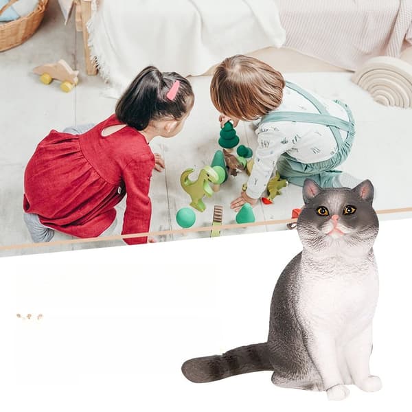 WHITE CAT STATUETTE – TABLE DECORATION: REALISM AND DURABILITY