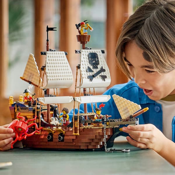 LEGO Creator 3-in-1 31387 Legendary Pirate Ship