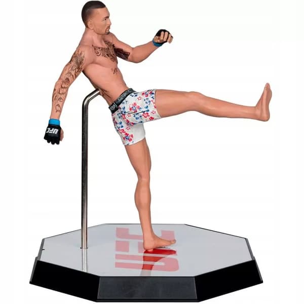 MAX HOLLOWAY UFC POSED FIGURINE 18 cm