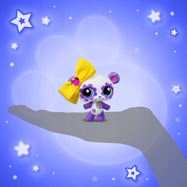 Basic Fun! Littlest Pet Shop Cozy Campfire Camping Set with 12 Figures