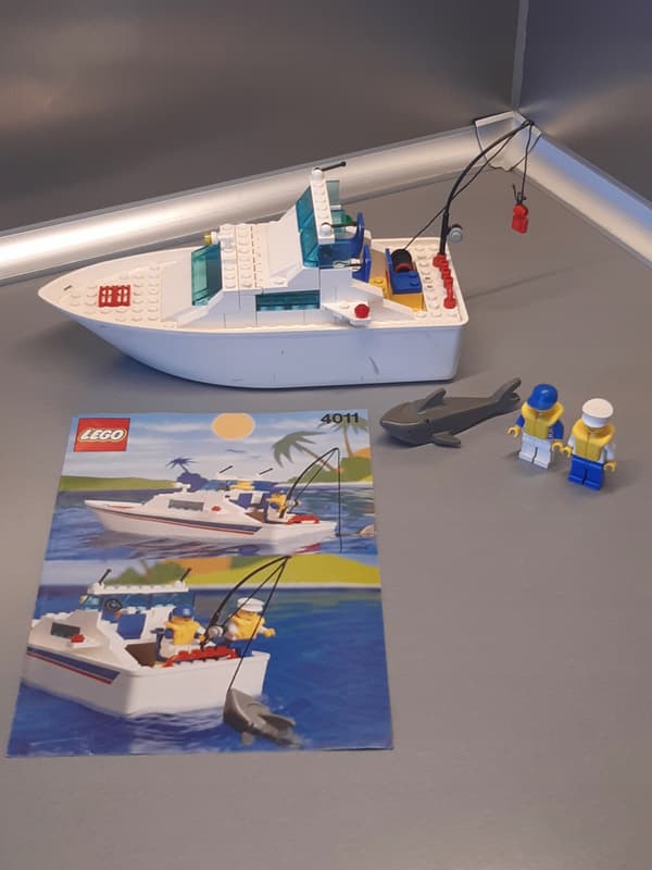 LEGO 4011 Cabin Cruiser (No. 2)