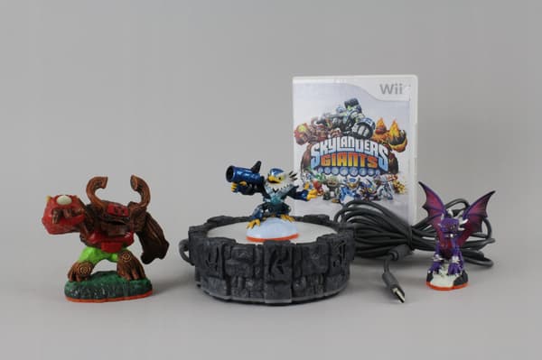 SKYLANDERS GIANTS STARTER PACK for Wii