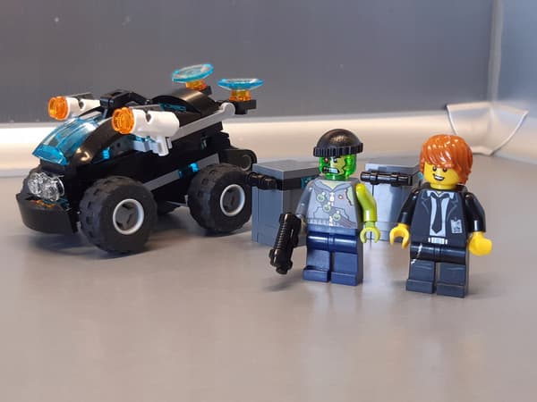LEGO 70160 Riverside Raid