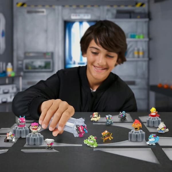 Mr Beast Lab Swarms Mega Lab 1 Pack of 14 Micro Beasts Figures, 3 cm