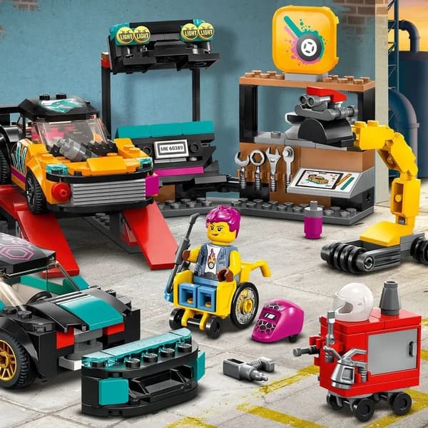 LEGO City 60389 Car Tuning Workshop