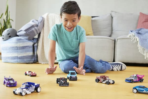 HOT WHEELS PULL-BACK SPEEDERS 2-PACK: BONE SHAKER, TWIN MILL HPR92