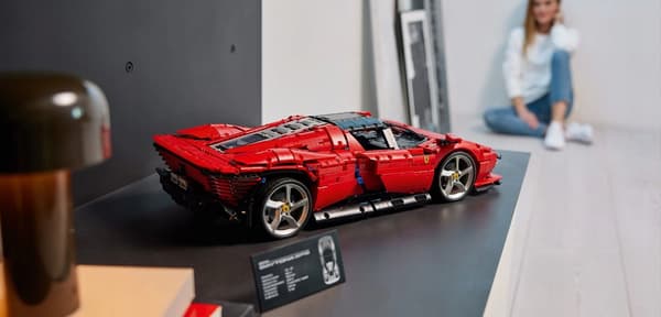 LEGO Technic Ferrari Daytona SP3 42143