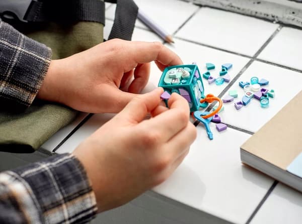 LEGO DOTS 41928 Narwhal Keyring