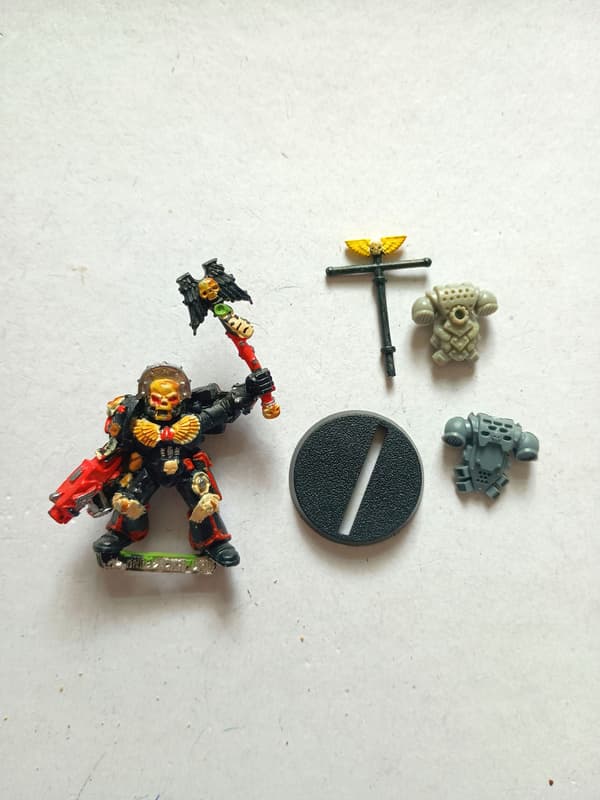 Warhammer 40k Space Marines Chaplain metal figurine