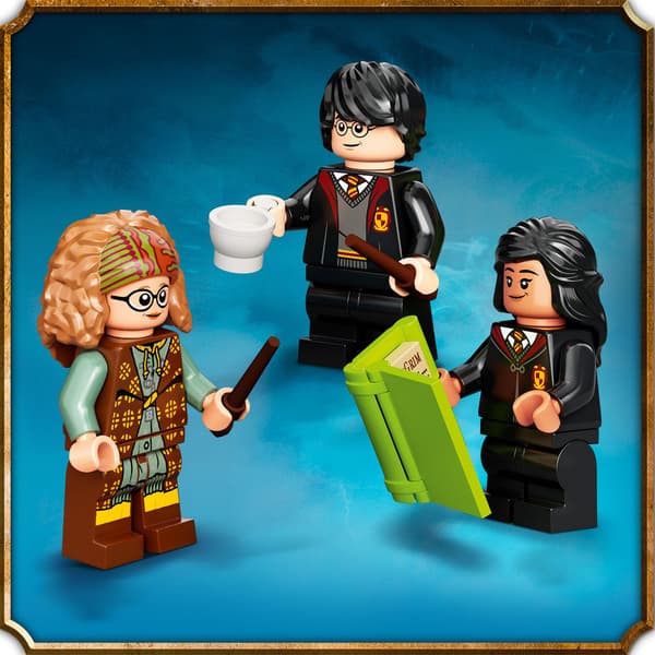 Lego 76396 Moments at Hogwarts: Divination Class