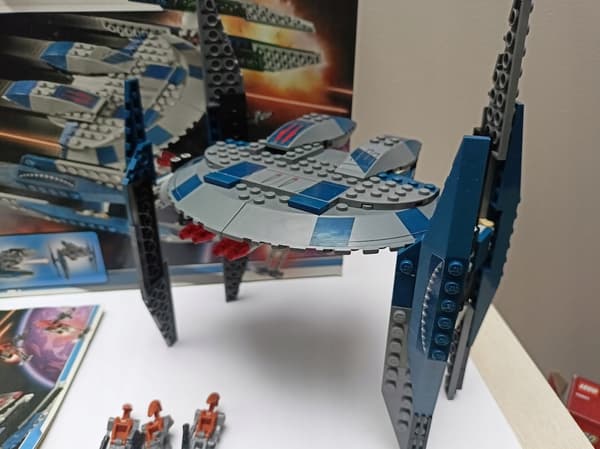 Second-hand LEGO Star Wars 8016 Hyena Droid Bomber