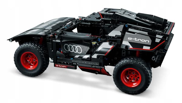 LEGO Powered UP Audi RS Q e-tron 42160