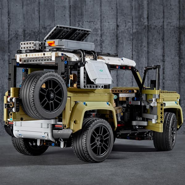 Lego Technic Land Rover Defender SUV 42110 ((((dented box))))