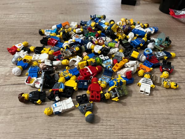 Lego brick mix, 1kg – Original pieces + FIGURINE