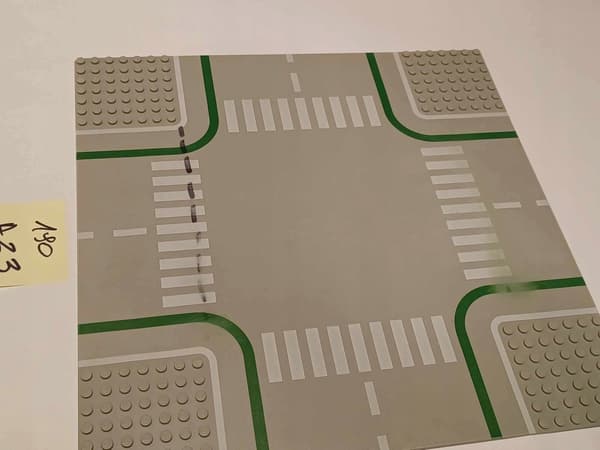 190A23. LEGO thin building plate 32x32, damaged 607