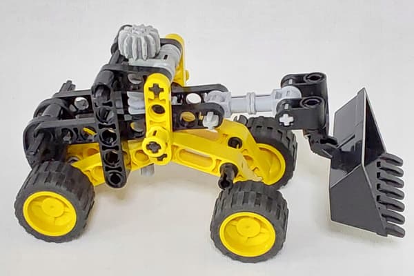 LEGO 8418 TECHNIC MINI LOADER – A UNIQUE PIECE FROM 2005