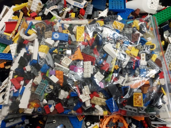 LEGO 1 KG BRICKS, RANDOM MIX, A GREAT IDEA FOR A BIRTHDAY PRESENT