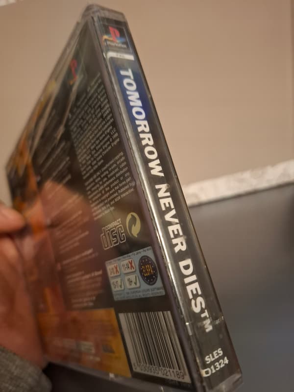 007 TOMORROW NEVER DIES PS1 – NEW
