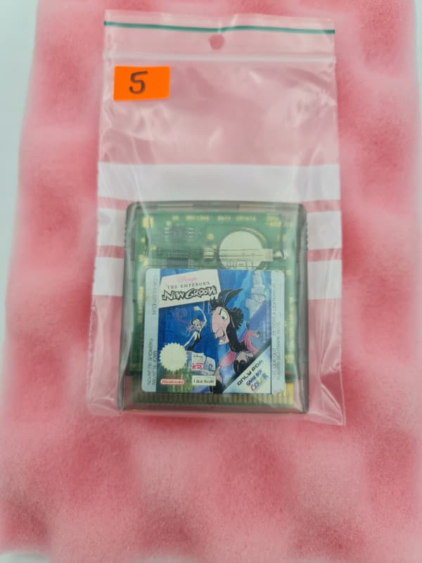 GAME BOY COLOUR: THE EMPEROR'S NEW GROOVE