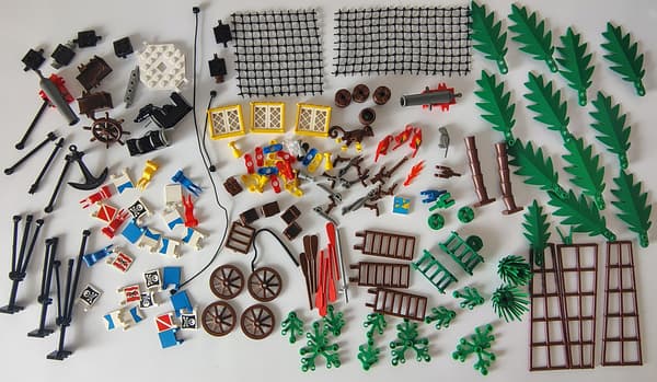 LEGO Pirates: Retro Pirates – Nets, Cannons, Flags, Masts, Palm Trees, Weapons...