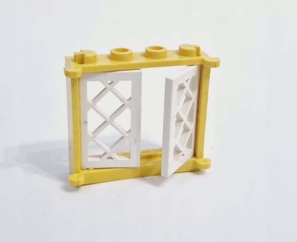 Lego window + shutter 2595 + 3835 yellow barracuda