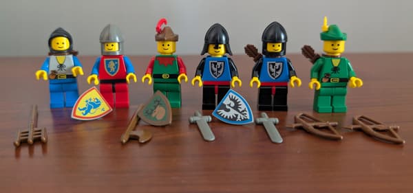 Lego 6103 Knights Minifigure Set