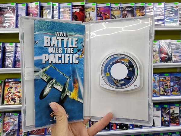 WWII BATTLE OVER THE PACIFIC PSP SET INCLUDING AN AIRCOMBAT GUIDE