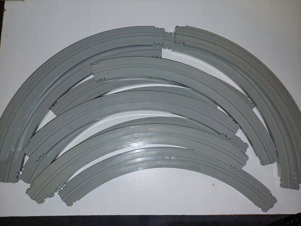 LEGO piece 2672: Long Monorail Track Curve