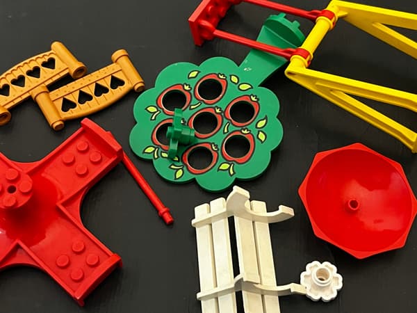 3659 LEGO Playground