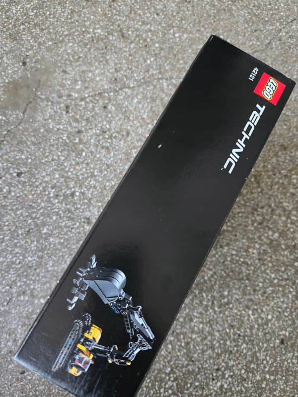 LEGO Technic 42121 Heavy-duty excavator