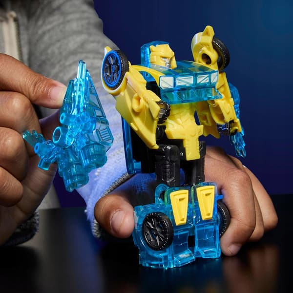 HASBRO Transformers Cyberworld Energon Surge Bumblebee Figure