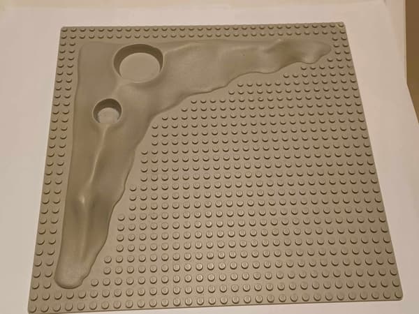 623R1A. LEGO thin building plate 32x32, damaged 3947
