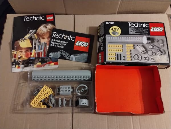LEGO 8700 Expert Builder Power Pack