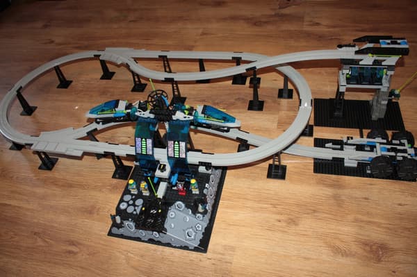 Lego Space 6991 Monorail Space Transport Base