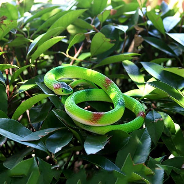 6x REALISTIC STRETCHY RUBBER SNAKE – SQUISHY TOY – PRANK GADGET