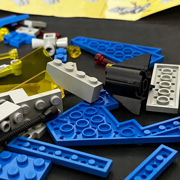 6872 LEGO Moon Patrol Ship