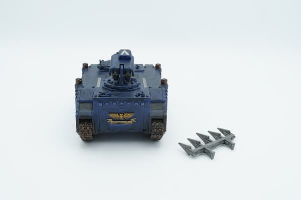 Warhammer 40k Space Marines Razorback Tank plastic model